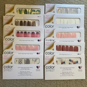 Set of 10 Colorstreet! Swelling as a lot! Great price.